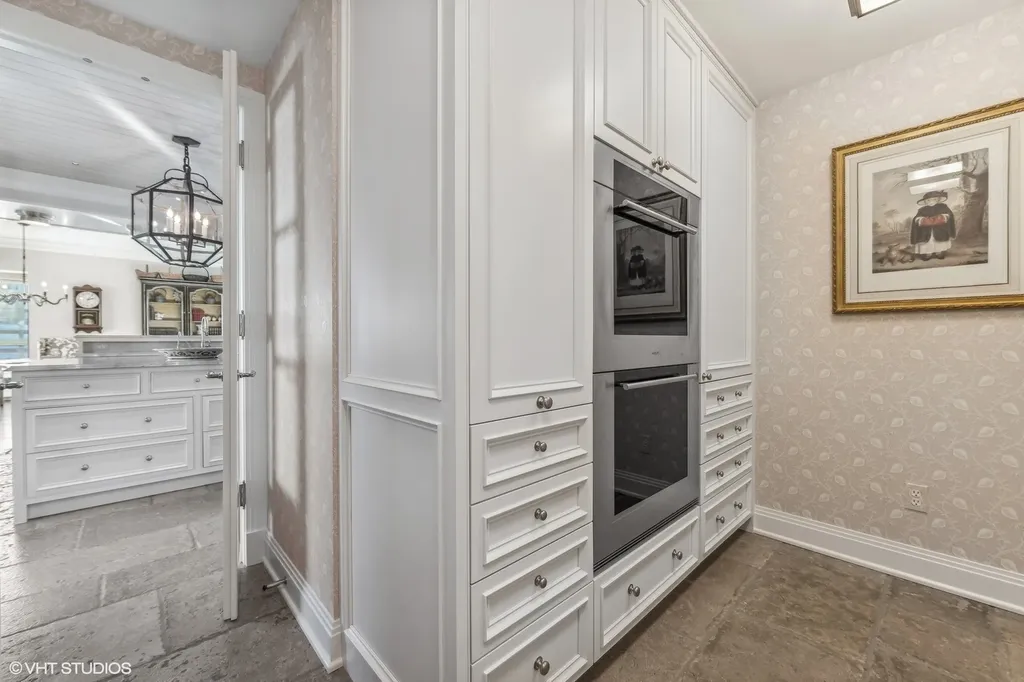 800 North Michigan Avenue Chicago IL 60611