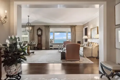 800 North Michigan Avenue Chicago IL 60611