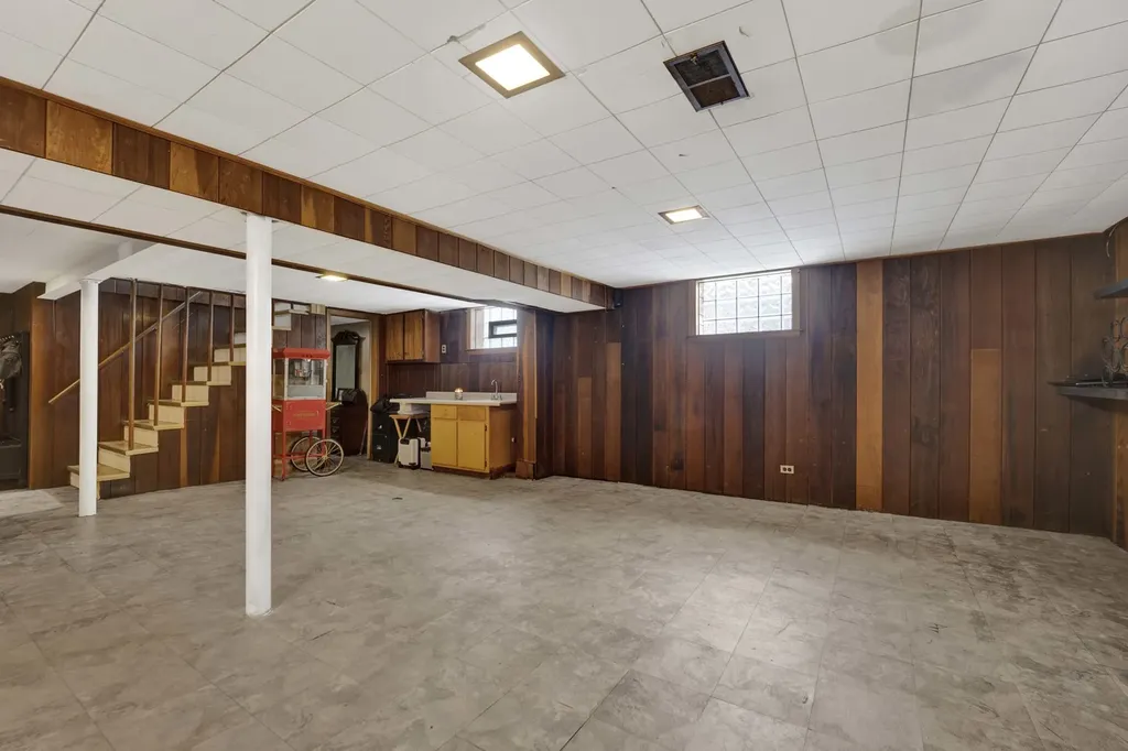 5265 West Devon Avenue Chicago IL 60646