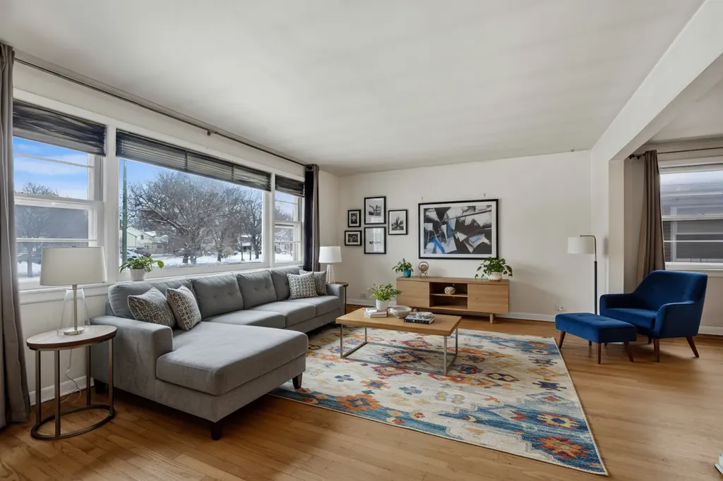 5265 West Devon Avenue Chicago IL 60646