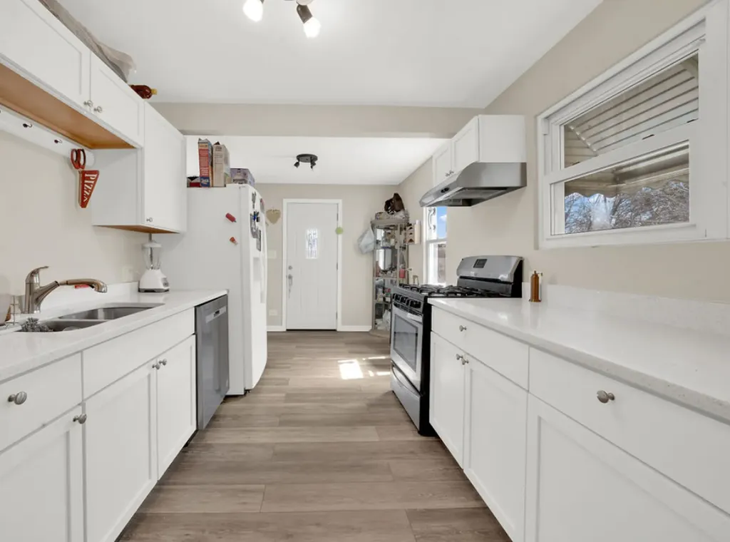 12565 Irving Avenue Blue Island IL 60406