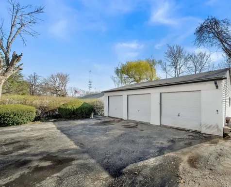 12565 Irving Avenue Blue Island IL 60406