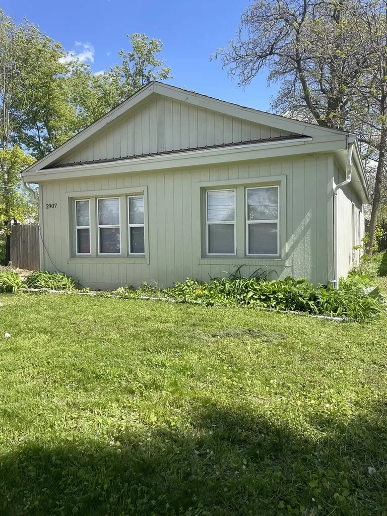 2907 West Il Route 120 Road Mchenry IL 60051