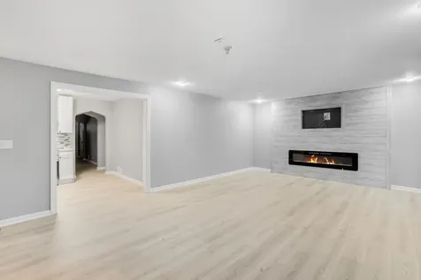 3250 186TH Street Lansing IL 60438