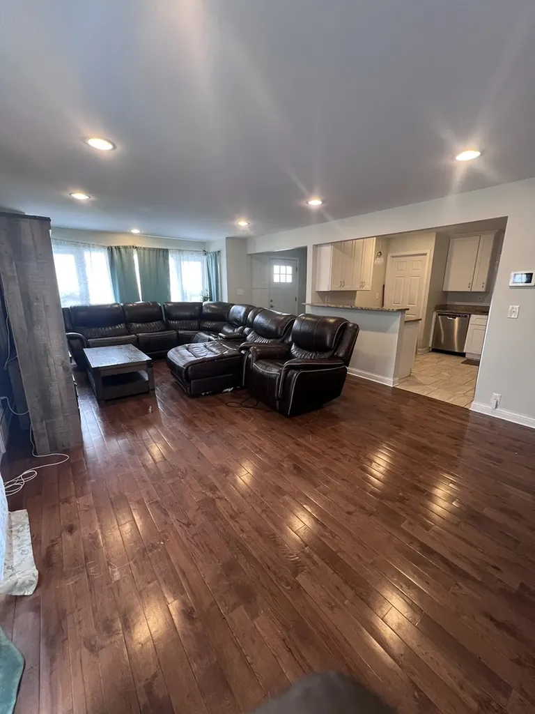 937 East 84th Place Chicago IL 60619