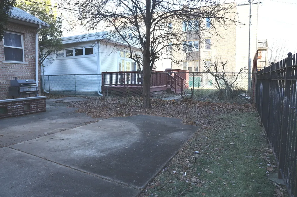 937 East 84th Place Chicago IL 60619