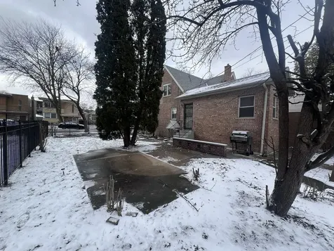 937 East 84th Place Chicago IL 60619