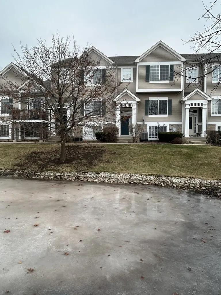 103 Enclave Circle Bolingbrook IL 60440