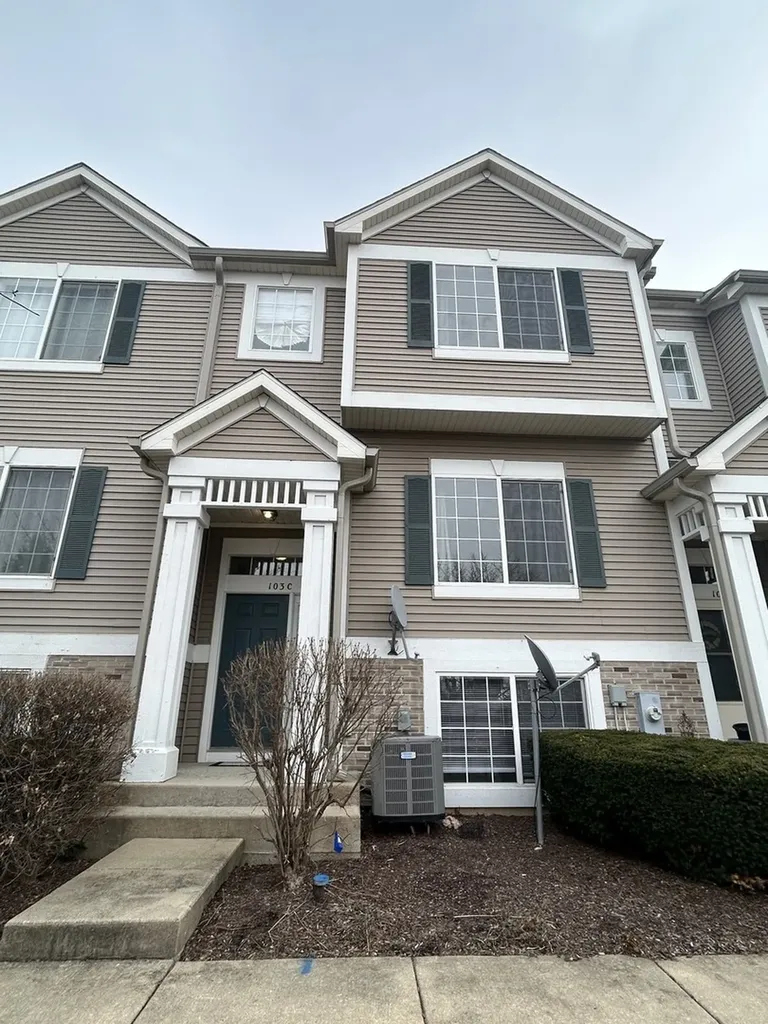 103 Enclave Circle Bolingbrook IL 60440