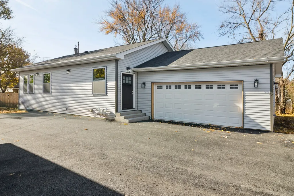 302 Hughes Avenue Lockport IL 60441