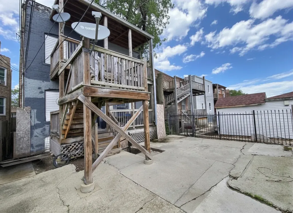 3929 West Van Buren Street Chicago IL 60624