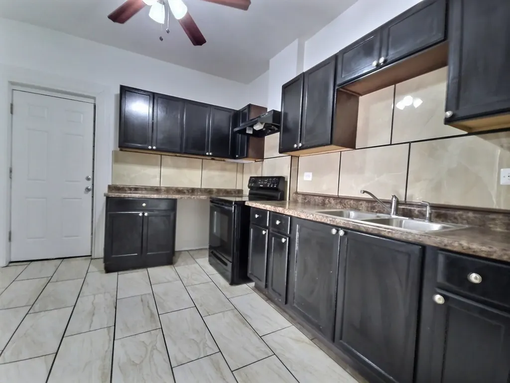 3929 West Van Buren Street Chicago IL 60624
