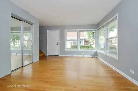 2749 West North Shore Avenue Chicago IL 60645