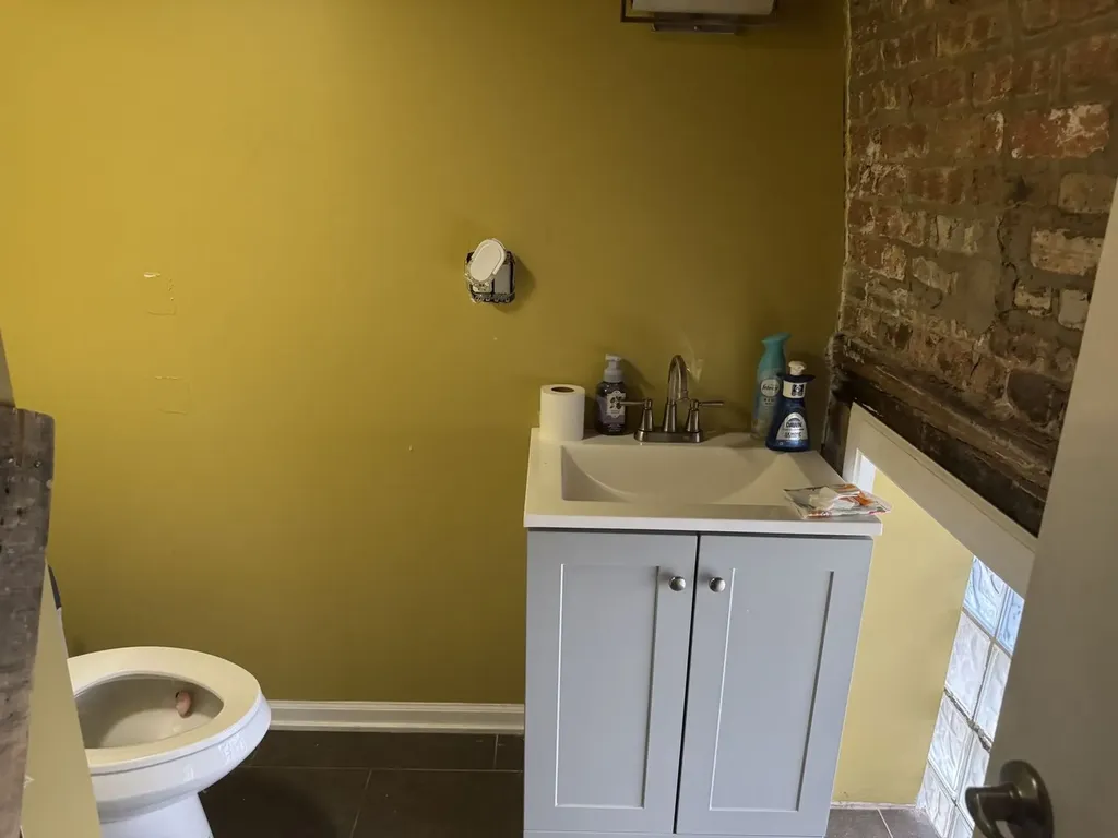 4519 West Lake Street Chicago IL 60624