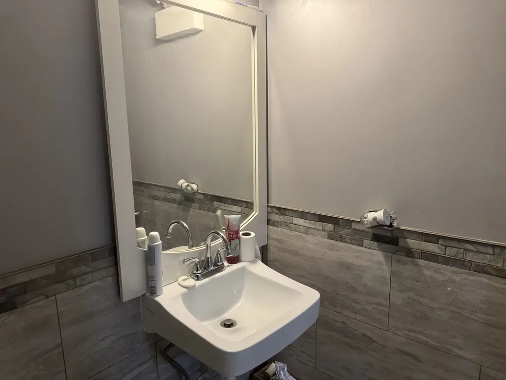 4519 West Lake Street Chicago IL 60624