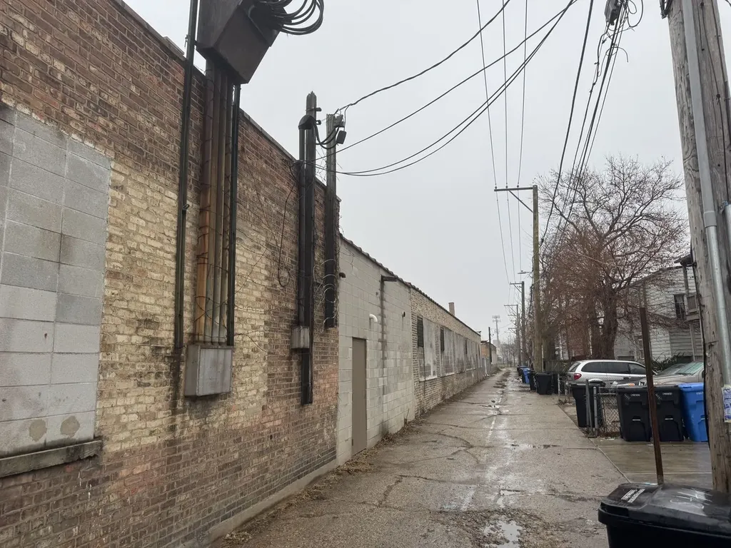 4519 West Lake Street Chicago IL 60624