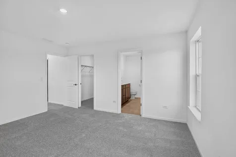 1221 Glenmont Street Algonquin IL 60102