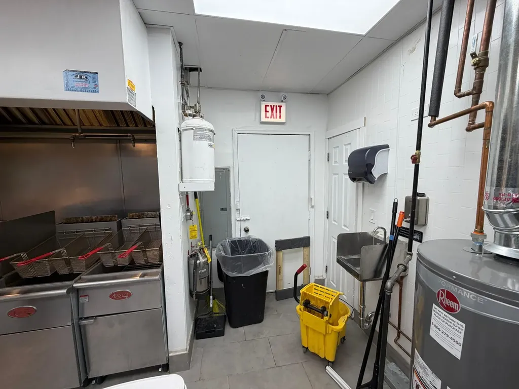 2441 North Clark Street Chicago IL 60614