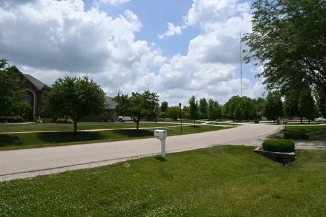 3900 West Nettle Creek Drive Morris IL 60450