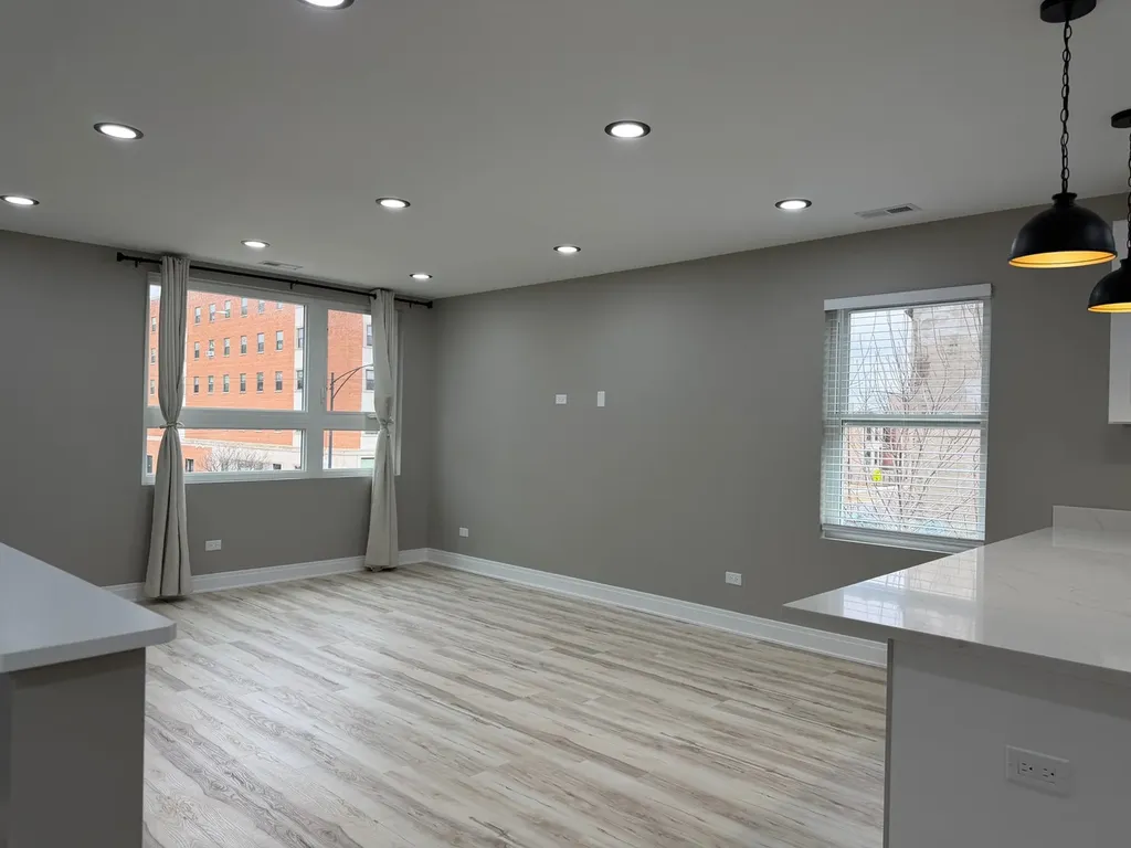 5027 South Indiana Avenue Chicago IL 60615