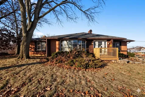 8200 West 95 Street Hickory Hills IL 60457