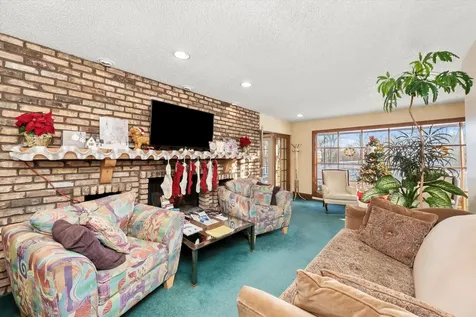 8200 West 95 Street Hickory Hills IL 60457