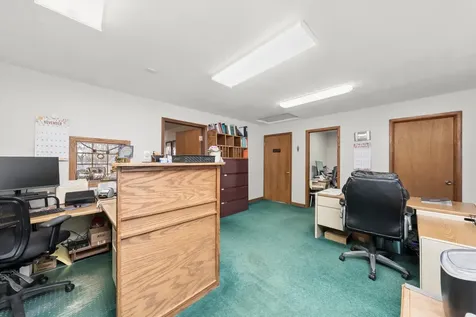 8200 West 95 Street Hickory Hills IL 60457