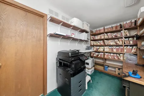 8200 West 95 Street Hickory Hills IL 60457