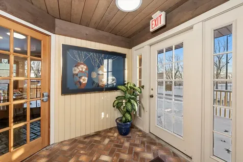 8200 West 95 Street Hickory Hills IL 60457