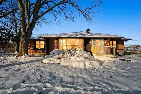 8200 West 95 Street Hickory Hills IL 60457