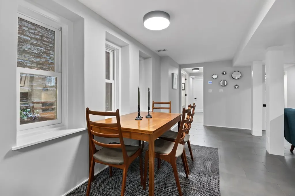 159 West Burton Place Chicago IL 60610