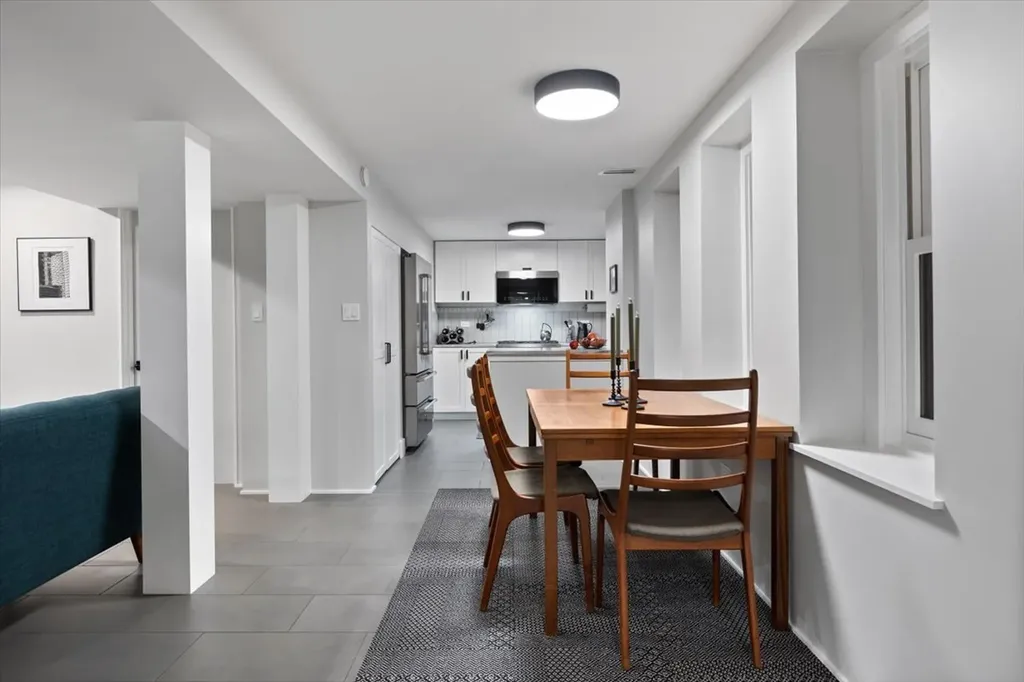 159 West Burton Place Chicago IL 60610