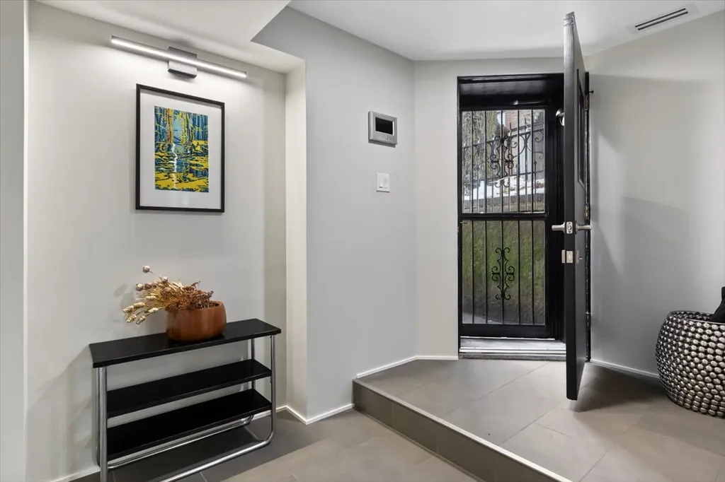 159 West Burton Place Chicago IL 60610