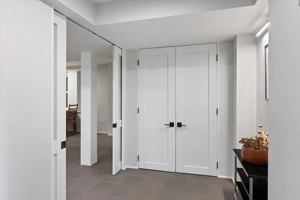159 West Burton Place Chicago IL 60610