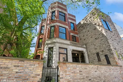 159 West Burton Place Chicago IL 60610