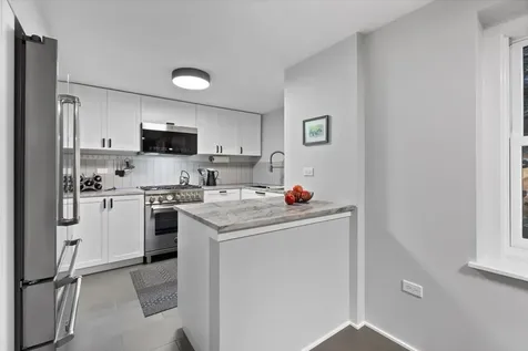 159 West Burton Place Chicago IL 60610
