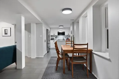 159 West Burton Place Chicago IL 60610