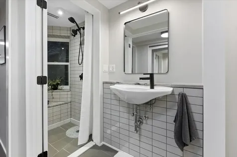159 West Burton Place Chicago IL 60610