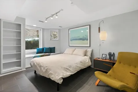 159 West Burton Place Chicago IL 60610