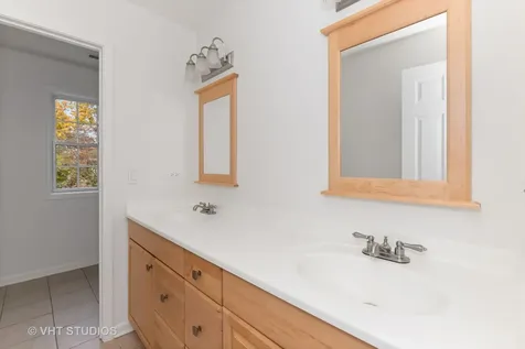 28635 North Thorngate Drive Ivanhoe IL 60060
