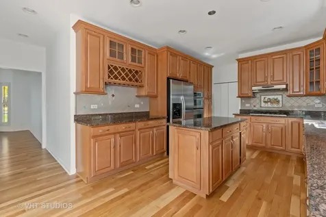 28635 North Thorngate Drive Ivanhoe IL 60060