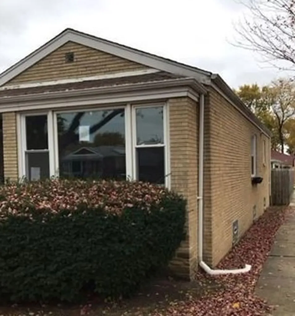 3553 West 77th Street Chicago IL 60652