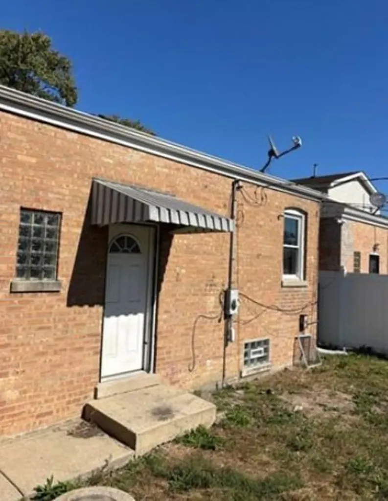 3553 West 77th Street Chicago IL 60652