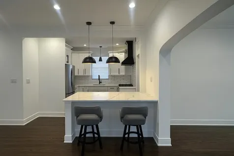 7937 South Crandon Avenue Chicago IL 60617