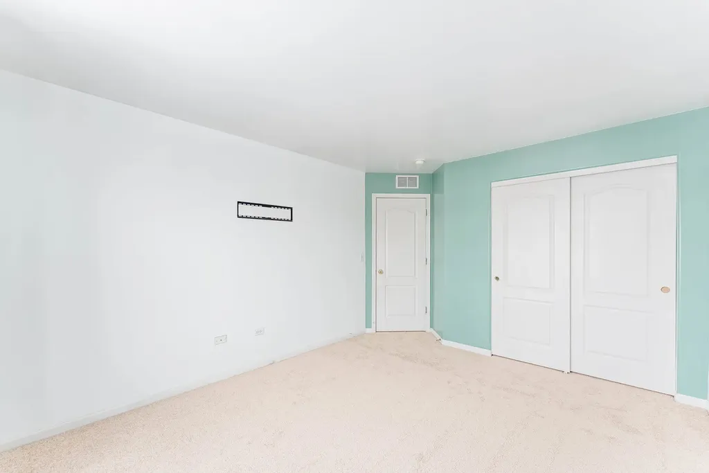 271 Stonegate Road Bolingbrook IL 60440