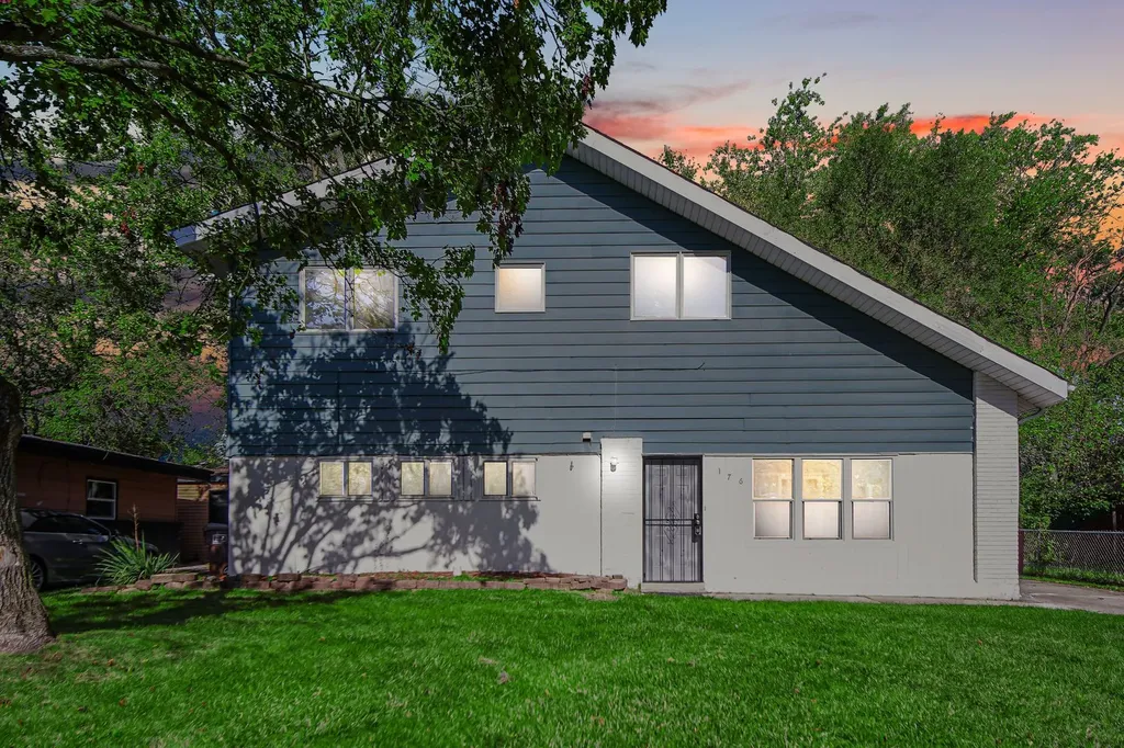 176 Monee Road Park Forest IL 60466