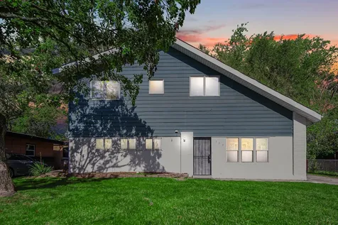 176 Monee Road Park Forest IL 60466