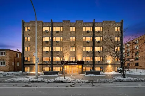 7854 South South Shore Drive Chicago IL 60649