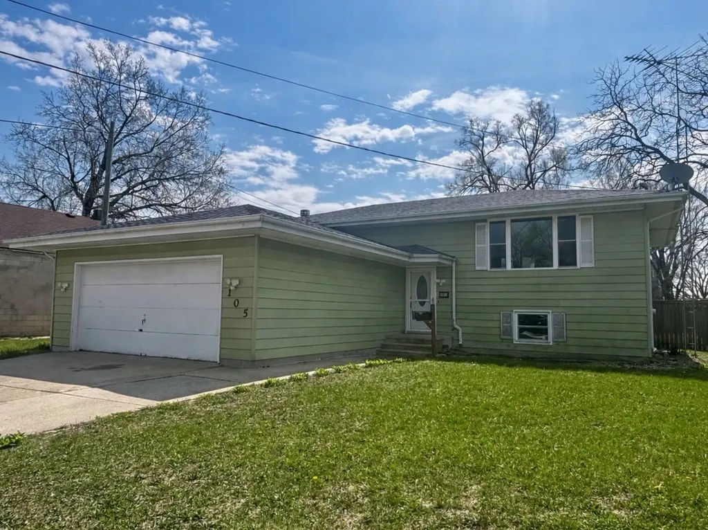 105 West Oak Street Coal City IL 60416