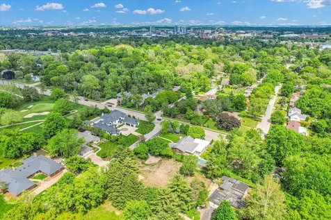 21 Greencroft Drive Champaign IL 61821